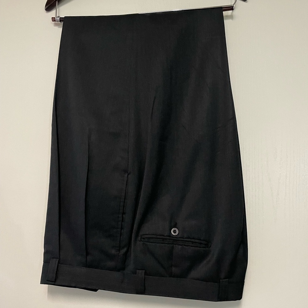 Men’s Ben Hogan Pleated Front Dress Pants in Size 38 (Dark Grey)